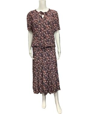 Self Contrast Floral Print Long Skirt Set Size: L